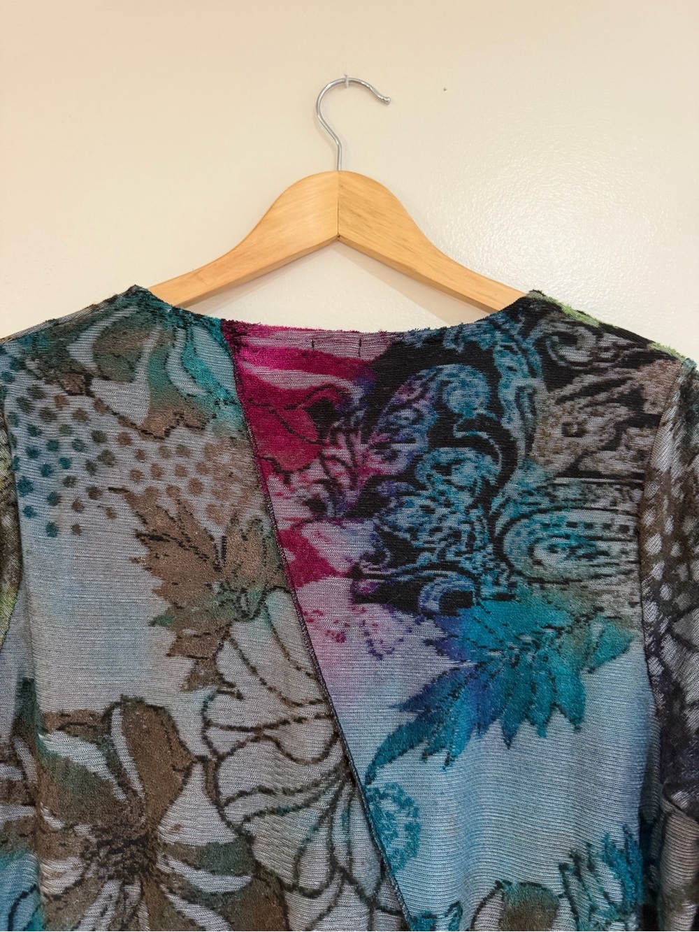 NWT Shana Long-Sleeve V-Neck Floral Abstract Midi Dress in Multicolor‎ large - Picture 7 of 12